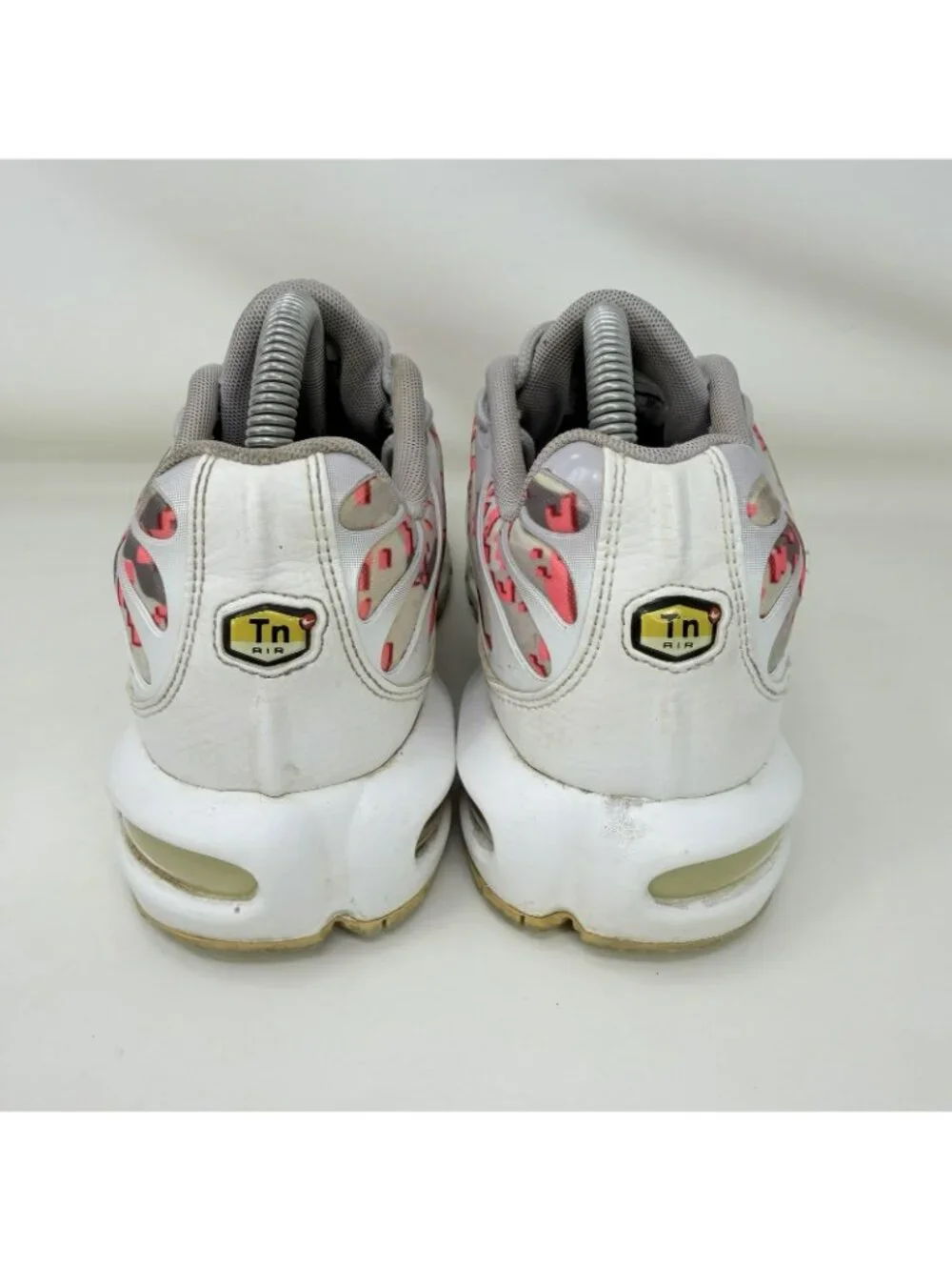 Nike Air Max Plus TN Running Shoes Gray Pink Women’s Size 9